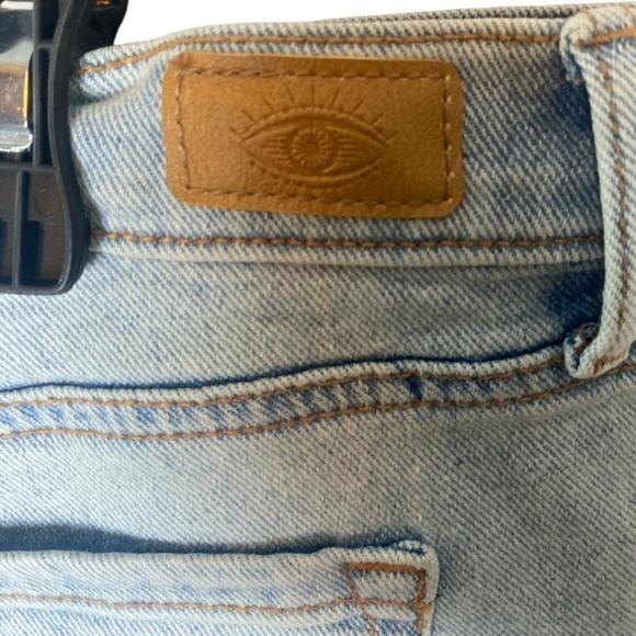 SOFIA V. medium blue denim shorts // Wms 18 - Picture 2 of 5